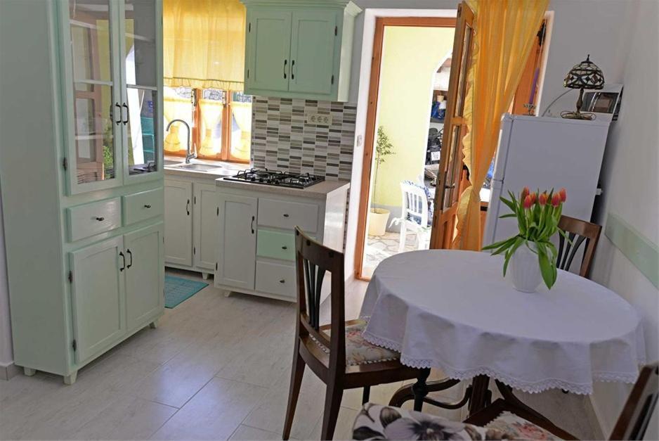 Roberto 4 Apartment Veli Losinj Exterior photo